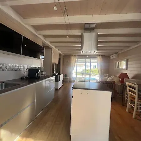 Maison Climatisee 4 Personnes *